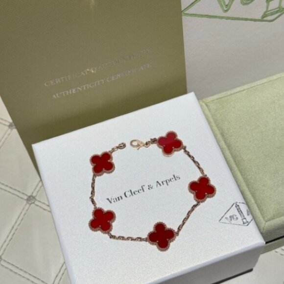 Van Cleef & Arpels Red Clover Bracelet - Picture 4 of 6
